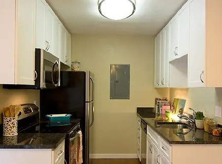 아파트 Oakwood At Madrone